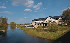 Hotel nad Pilicą